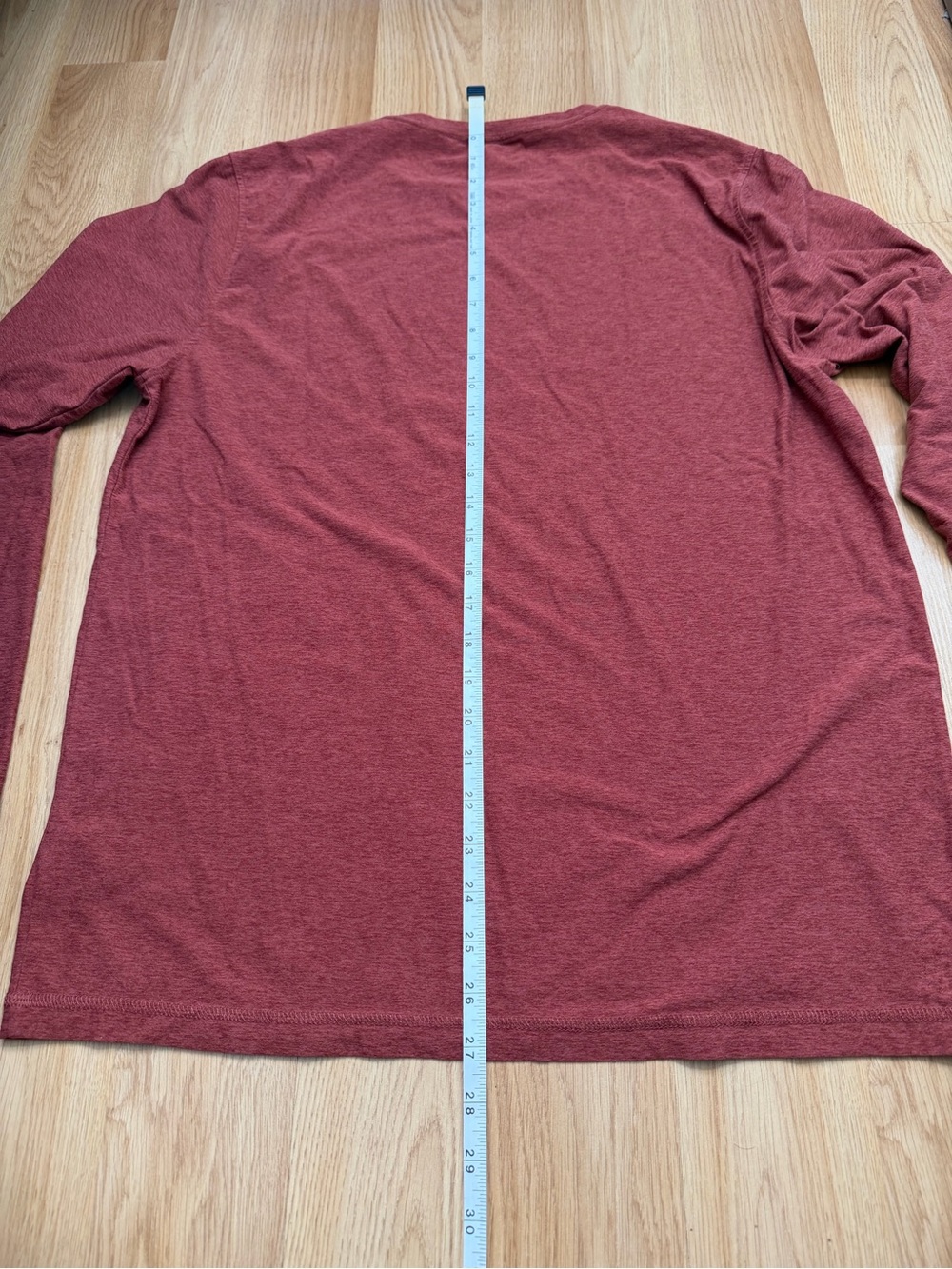 Vuori Strato Long Sleeve Tee size Large - Picture 6 of 7